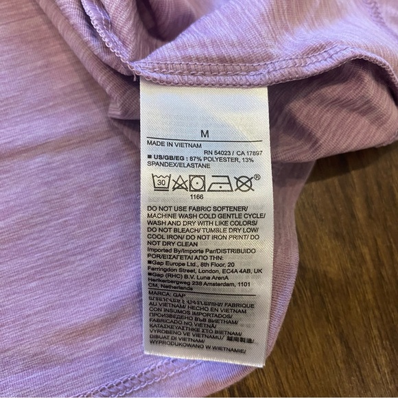 2 Gap Fit twist front tee shirts size med pink black cropped short sleeve crew - Picture 8 of 10